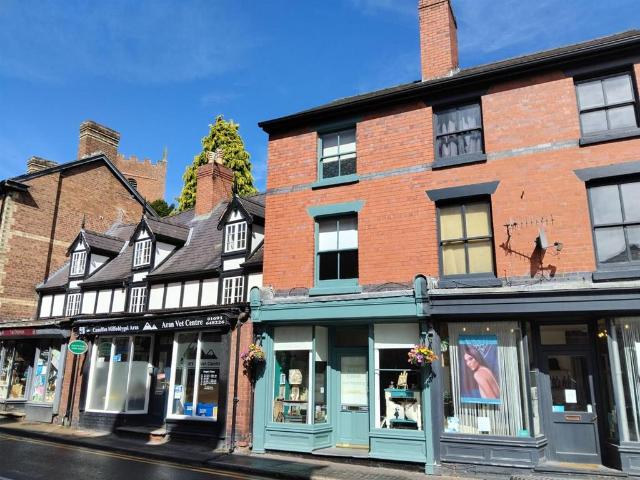 House for sale in Llanfyllin