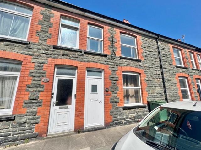 House for sale in Waun Fawr, Wales