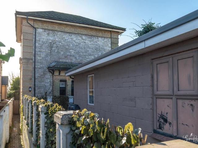 House for sale in Oakfield, Ryde