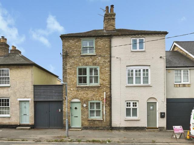 House for sale in Sudbury, Chelmondiston