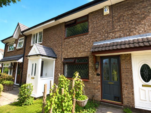 House for sale in Shell Green, Widnes