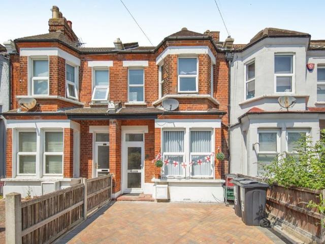 House for sale in Dale Hill, Essex