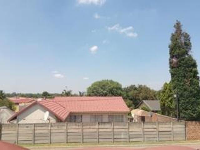 Townhouse for sale in Ekurhuleni, Gauteng