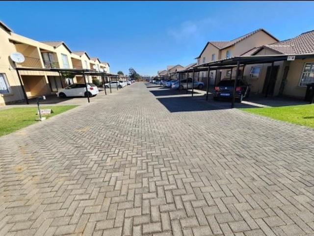 Townhouse for sale in Ekurhuleni, Gauteng
