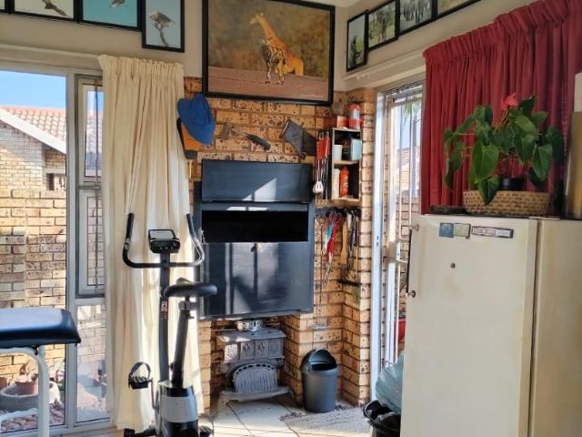 Townhouse for sale in Waterkloof, Gauteng