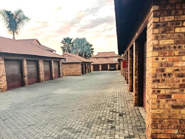 Townhouse for sale in Waterkloof, Gauteng