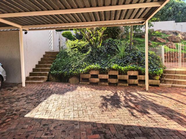 Townhouse for sale in Vosloorus, Gauteng