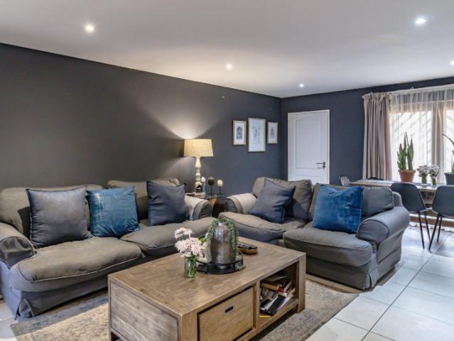 Townhouse for sale in Vosloorus, Gauteng