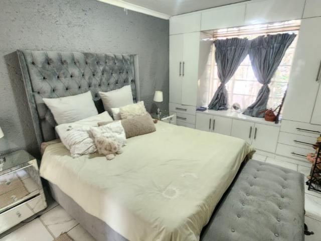 Townhouse for sale in Vosloorus, Gauteng