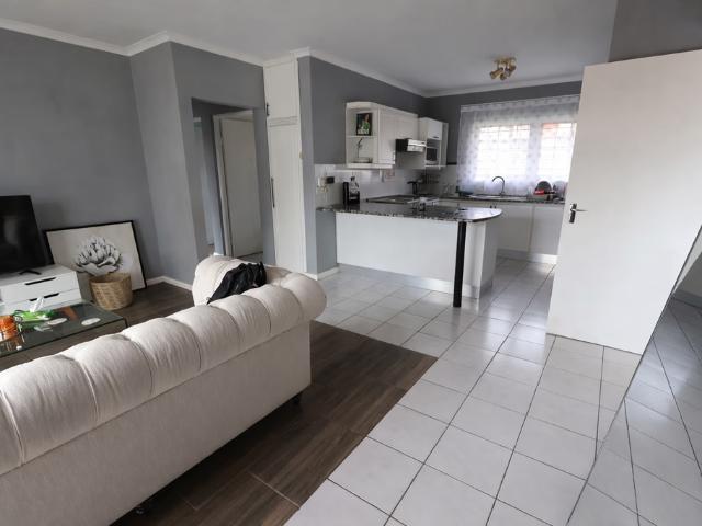 Townhouse for sale in East London, Eastern Cape
