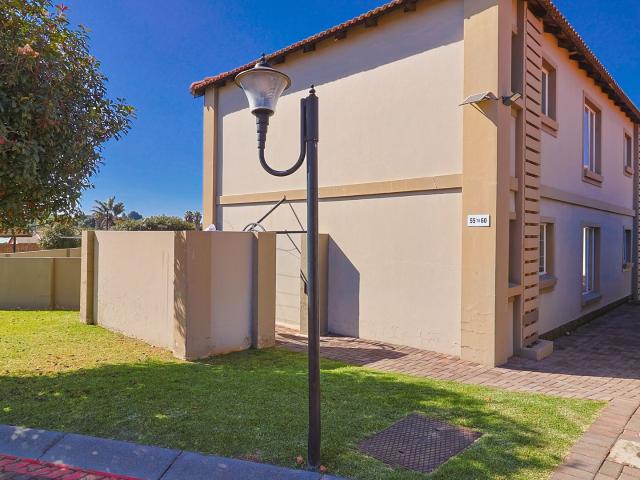 Townhouse for sale in Nooitgedacht, Gauteng