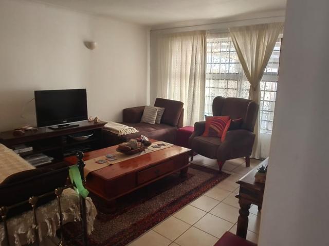 Townhouse for sale in Vosloorus, Gauteng