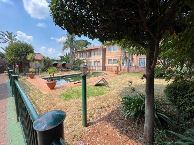 Townhouse for sale in Vosloorus, Gauteng