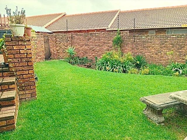 Townhouse for sale in Ekurhuleni, Gauteng