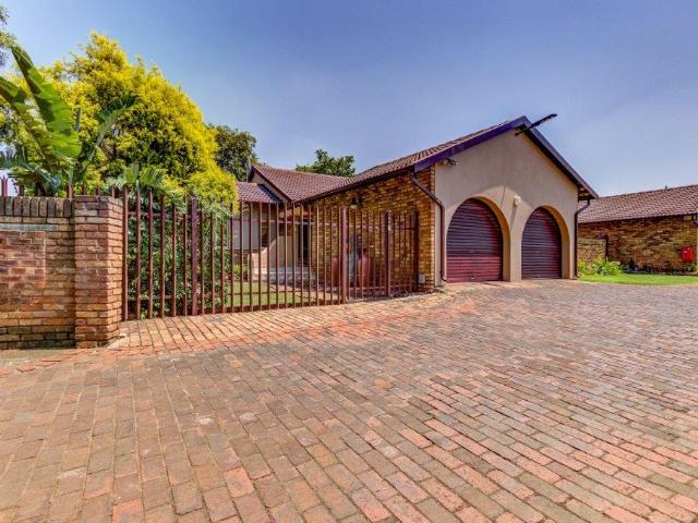 Townhouse for sale in Ekurhuleni, Gauteng