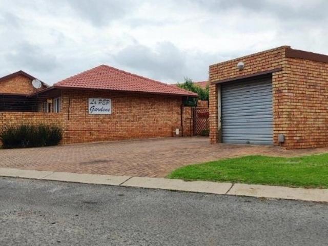 Townhouse for sale in Ekurhuleni, Gauteng