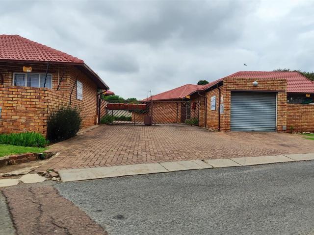 Townhouse for sale in Ekurhuleni, Gauteng