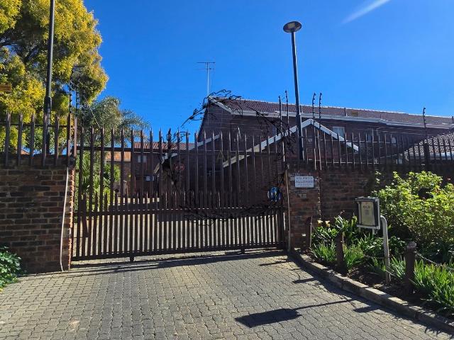 Townhouse for sale in Glenmarais, Ekurhuleni
