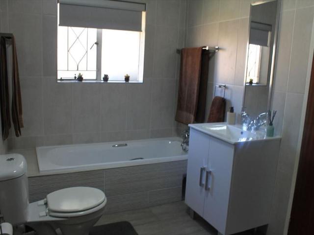Townhouse for sale in Ekurhuleni, Gauteng