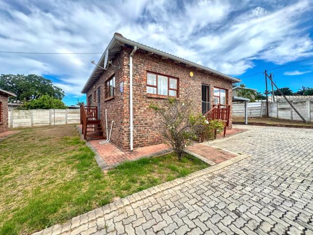 Townhouse for sale in Despatch, Eastern Cape