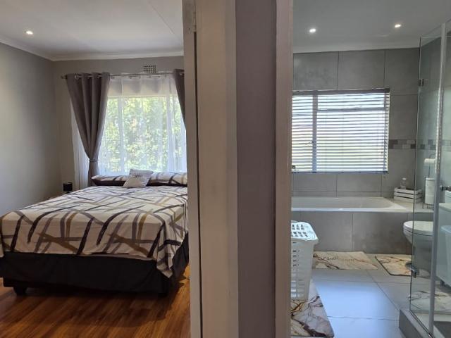 Townhouse for sale in Brackenhurst, Ekurhuleni