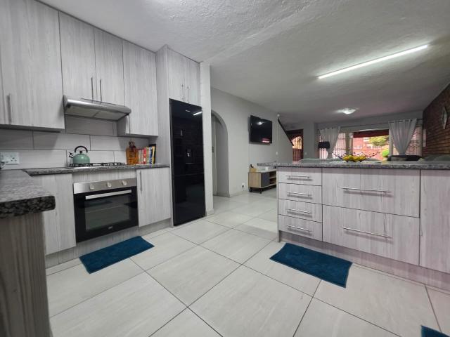 Townhouse for sale in Brackenhurst, Ekurhuleni