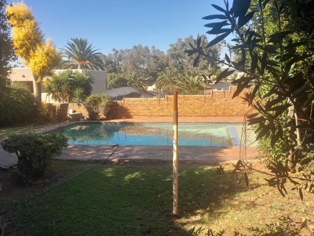 Townhouse for sale in Vosloorus, Gauteng