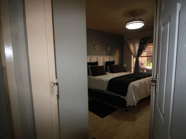 Townhouse for sale in Vosloorus, Gauteng