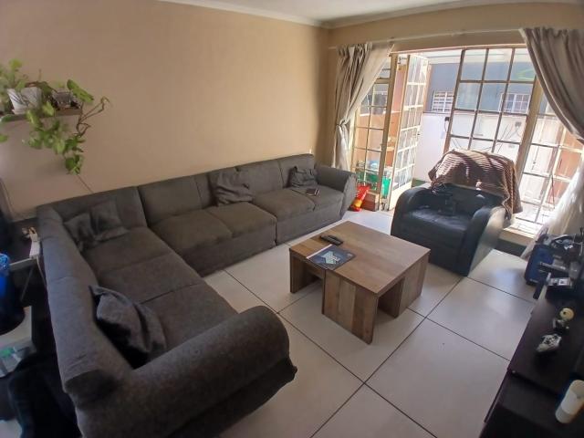 Townhouse for sale in Ekurhuleni, Gauteng