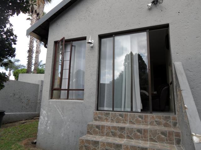 Townhouse for sale in Vosloorus, Gauteng