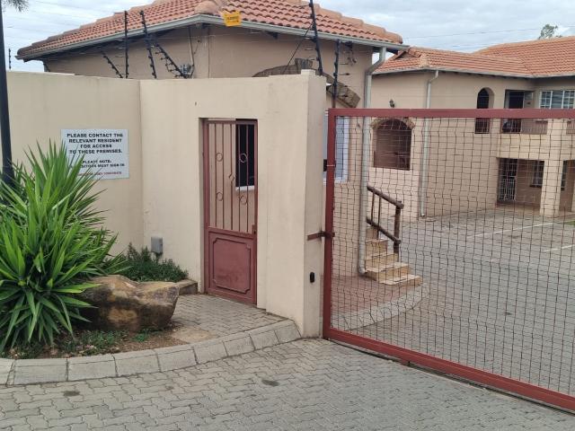 Townhouse for sale in Ekurhuleni, Gauteng