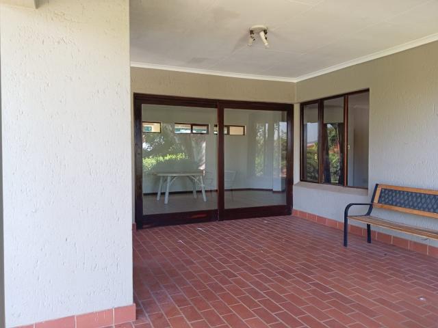 Townhouse for sale in Waterkloof, Gauteng