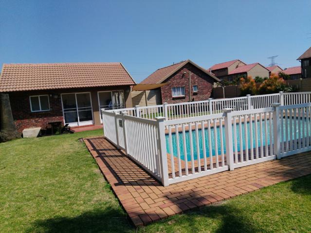 Townhouse for sale in Ekurhuleni, Gauteng