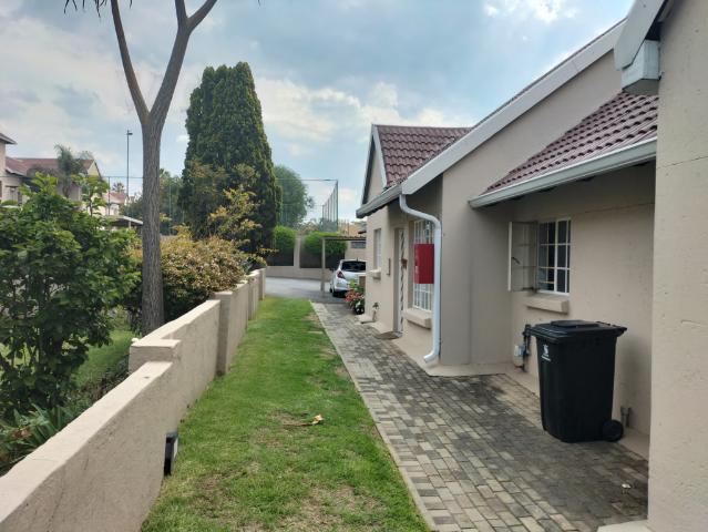 Townhouse for sale in Eden Glen, City of Ekurhuleni Metropolitan Municipality