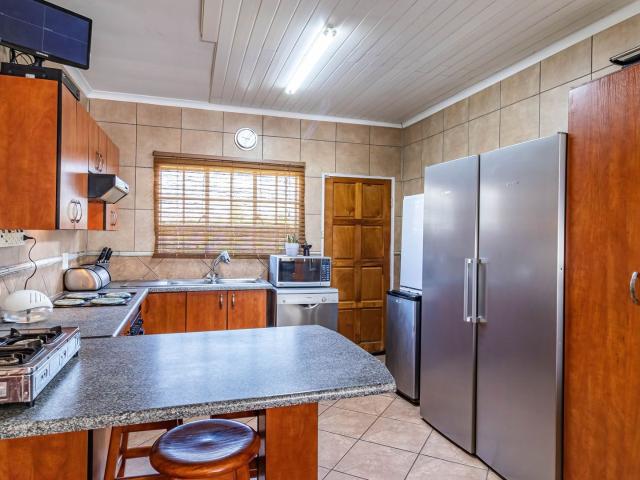 Townhouse for sale in Mohlakeng, Gauteng