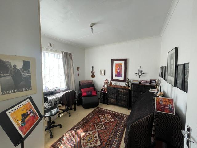 Townhouse for sale in Mohlakeng, Gauteng