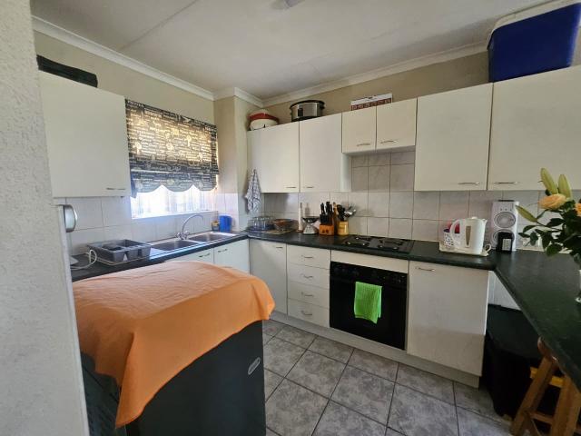 Townhouse for sale in Vosloorus, Gauteng