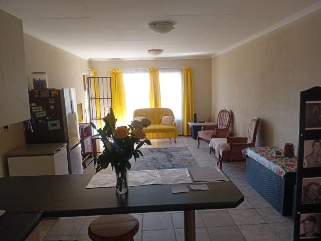 Townhouse for sale in Vosloorus, Gauteng