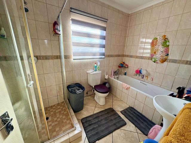 Townhouse for sale in Mohlakeng, Gauteng