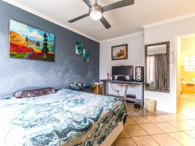 Townhouse for sale in Waterkloof, Gauteng