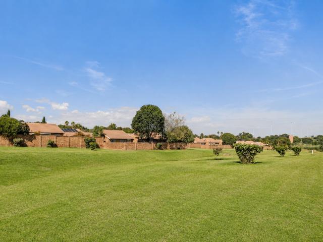 Townhouse for sale in Waterkloof, Gauteng