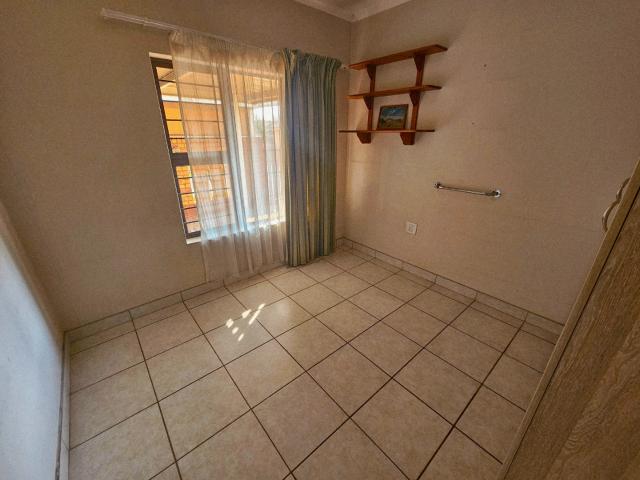 Townhouse for sale in Eldoraigne, Centurion