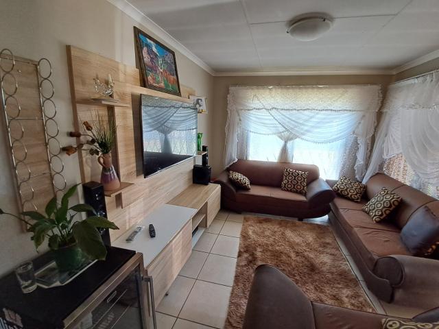 Townhouse for sale in Dr Kenneth Kaunda, North West
