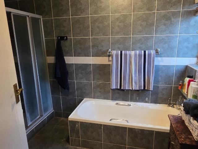 Townhouse for sale in Waterkloof, Gauteng