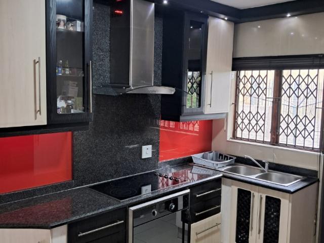 Townhouse for sale in Queensburgh, Kwazulu-natal