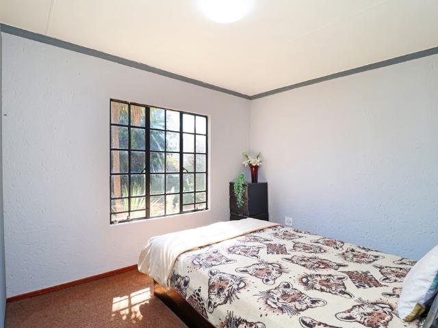 Townhouse for sale in Vosloorus, Gauteng