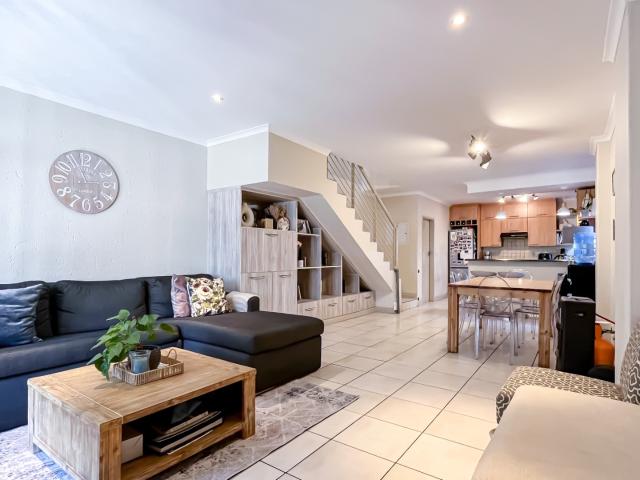 Townhouse for sale in Vosloorus, Gauteng