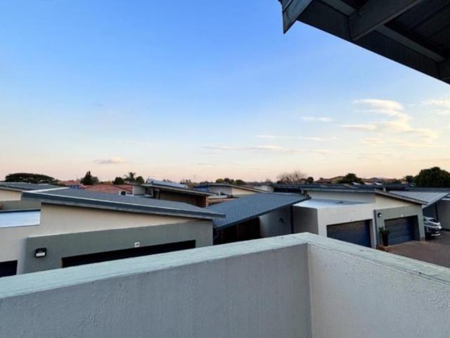 Townhouse for sale in Farrarmere, Ekurhuleni