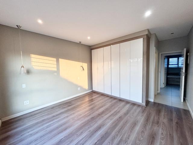 Townhouse for sale in Farrarmere, Ekurhuleni