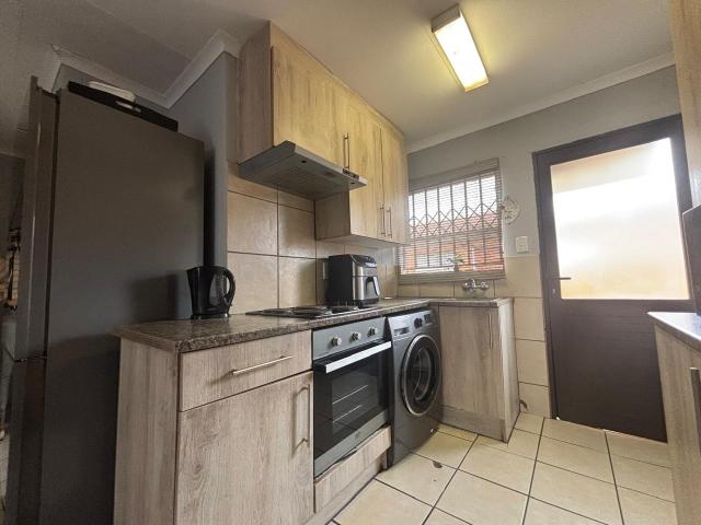 Townhouse for sale in Mohlakeng, Gauteng